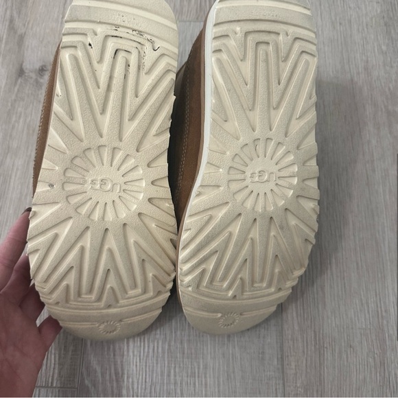 UGG HIGHLAND FIELD BOOT SHEEPSKIN BOOTS WOMEN 7 - Picture 4 of 4